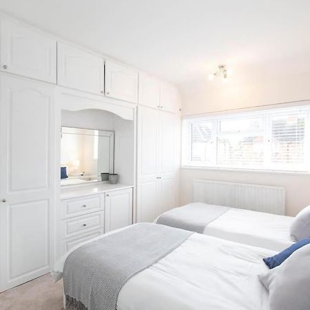 3 Bed House/Garden/Wi-Fi/Parking/Central Location Villa Guildford Kültér fotó