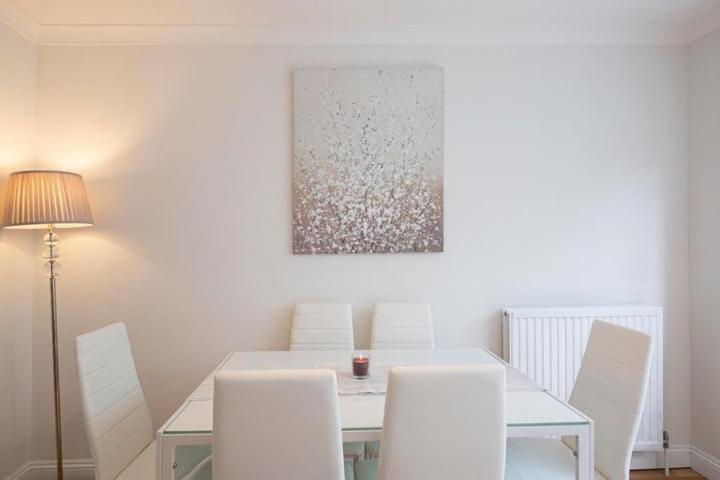 3 Bed House/Garden/Wi-Fi/Parking/Central Location Villa Guildford Kültér fotó