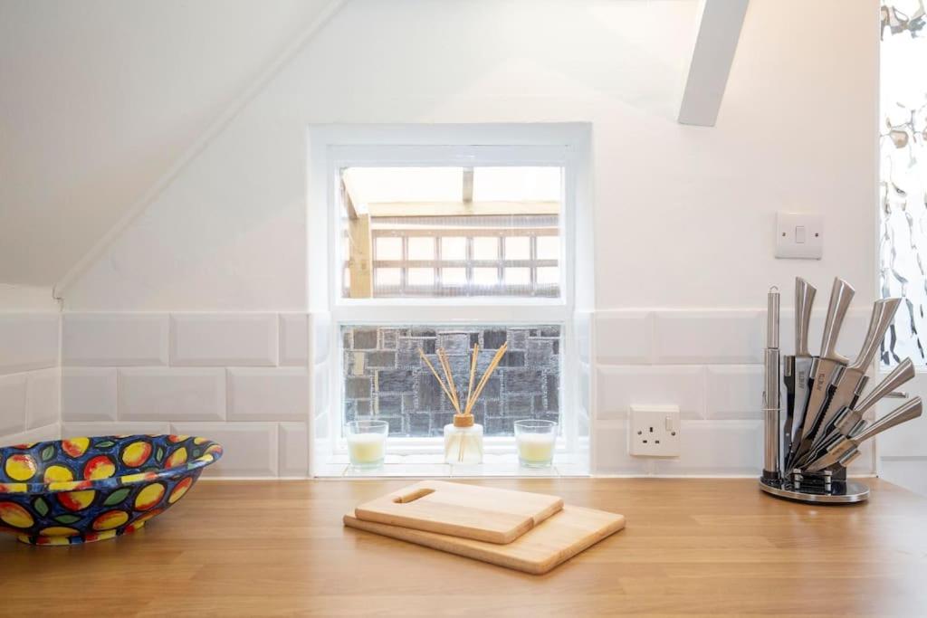 3 Bed House/Garden/Wi-Fi/Parking/Central Location Villa Guildford Kültér fotó